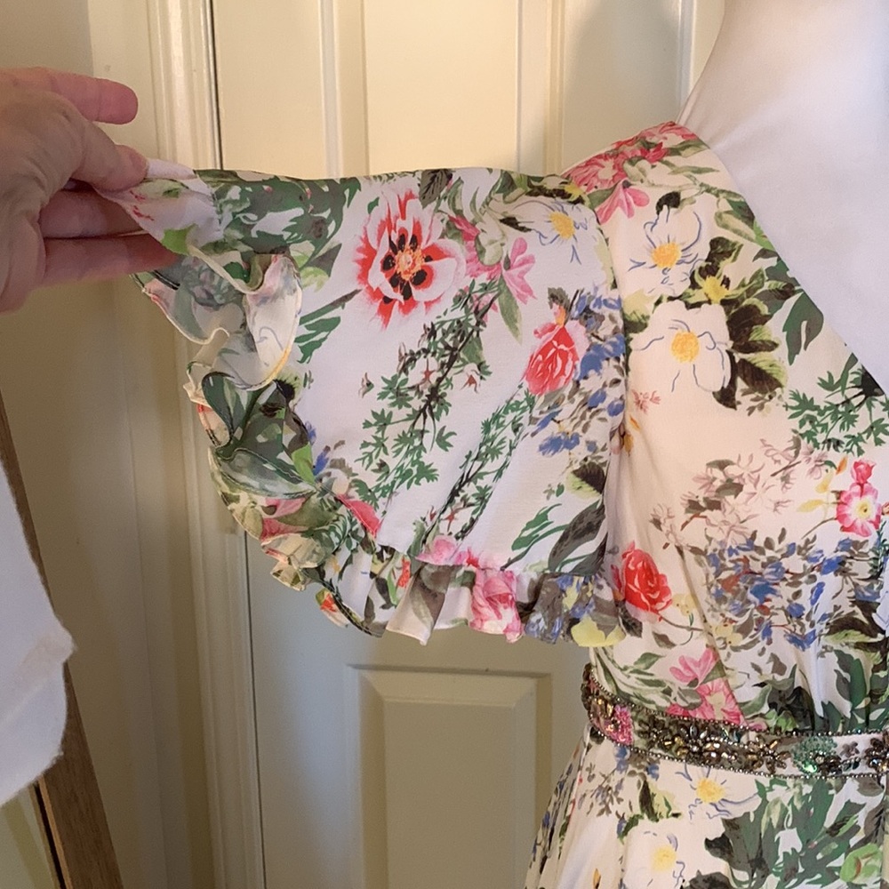 MAC DUGGAL
Floral Print Faux Wrap Flutter Sleeve A Line Gown - Picture 6 of 17